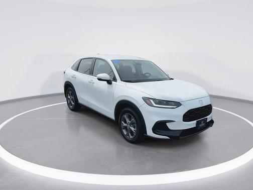 Platinum White Pearl 2026 Honda HR-V