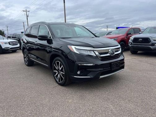 Crystal Black Pearl 2021 Honda Pilot Touring 8-Passenger