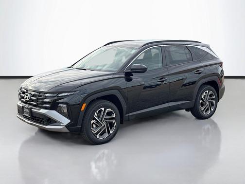 Phantom Black 2026 Hyundai TUCSON SEL Plus