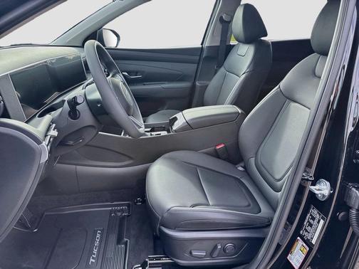Phantom Black 2026 Hyundai TUCSON SEL Plus