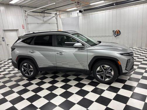 Shimmering Silver 2026 Hyundai TUCSON SEL Premium