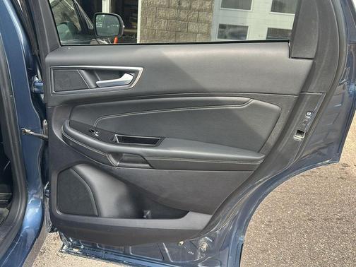 Blue Metallic 2019 Ford Edge Titanium
