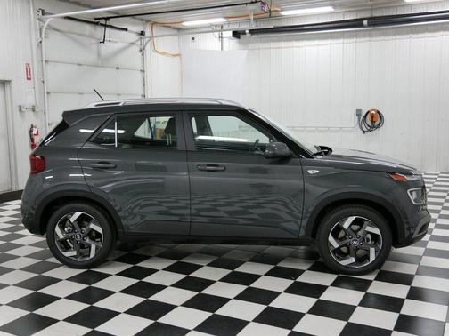 Ecotronic Gray 2025 Hyundai VENUE SEL