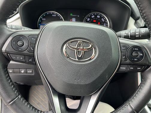 Blizzard Pearl 2022 Toyota RAV4 Hybrid XLE Premium