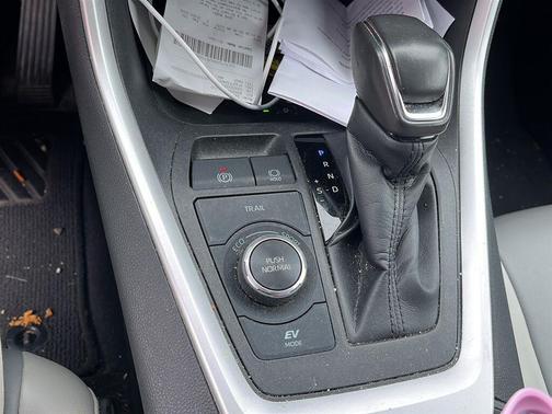 Blizzard Pearl 2022 Toyota RAV4 Hybrid XLE Premium