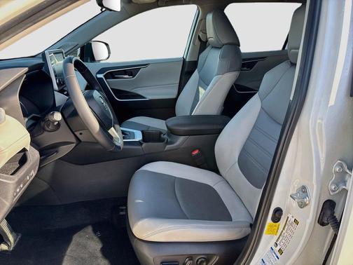 Blizzard Pearl 2022 Toyota RAV4 Hybrid XLE Premium