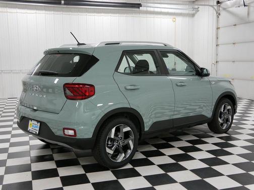Mirage Green 2025 Hyundai VENUE SEL