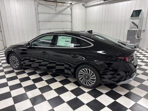 Abyss Black 2026 Hyundai SONATA Hybrid SE