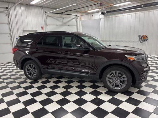 Jewel Red Metallic Tinted Clearcoat 2023 Ford Explorer XLT