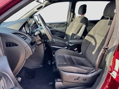 Octane Red Pearlcoat 2019 Dodge Grand Caravan SE