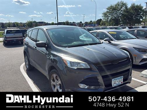Magnetic 2016 Ford Escape SE