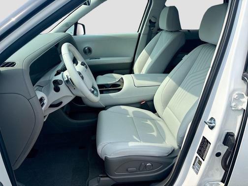 Creamy White Pearl 2026 Hyundai PALISADE SEL 7P