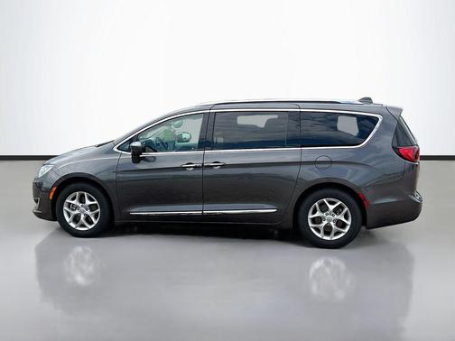 Granite Crystal Metallic Clearcoat 2019 Chrysler Pacifica Touring-L Plus