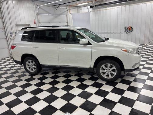 Blizzard Pearl 2013 Toyota Highlander SE