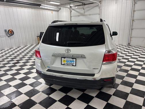 Blizzard Pearl 2013 Toyota Highlander SE