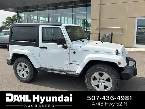 Bright White Clearcoat 2012 Jeep Wrangler Sahara