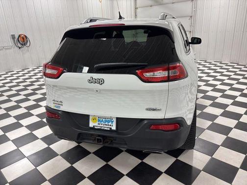Bright White Clearcoat 2015 Jeep Cherokee Latitude