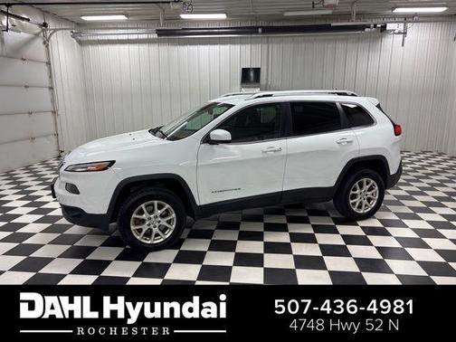 Bright White Clearcoat 2015 Jeep Cherokee Latitude