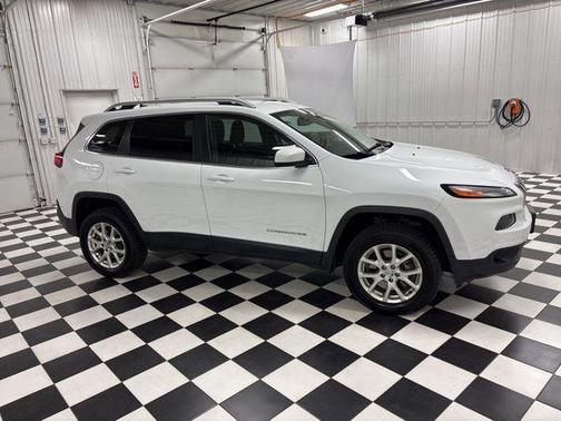 Bright White Clearcoat 2015 Jeep Cherokee Latitude