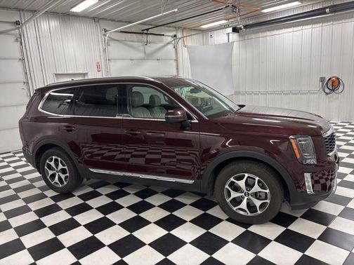 Sangria 2021 Kia Telluride EX