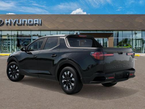 Phantom Black 2027 Hyundai SANTA CRUZ SE