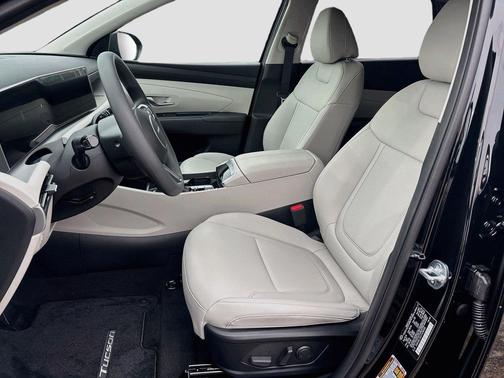 Phantom Black 2026 Hyundai TUCSON SEL Plus