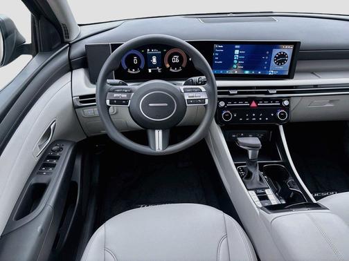 Phantom Black 2026 Hyundai TUCSON SEL Plus