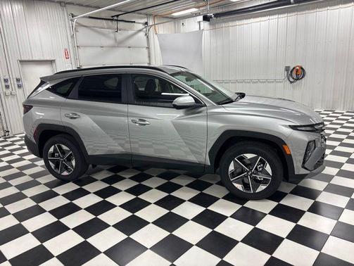 Shimmering Silver 2026 Hyundai TUCSON SEL