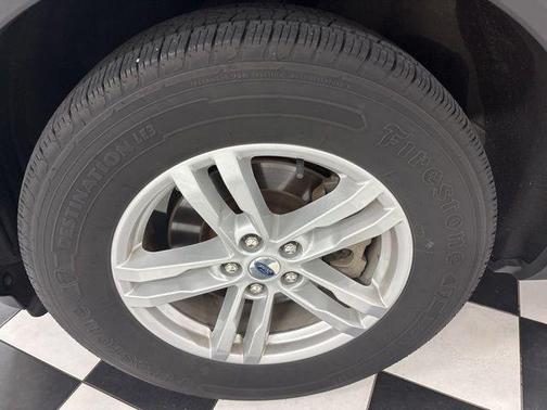 Rapid Red Metallic Tinted Clearcoat 2020 Ford Explorer XLT