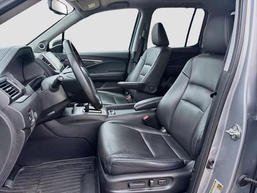 Lunar Silver Metallic 2019 Honda Ridgeline RTL