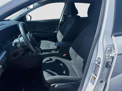 Atlas White 2026 Hyundai KONA SEL Sport