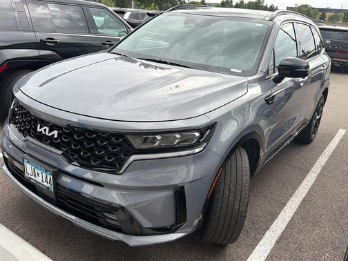Everlasting Silver 2023 Kia Sorento SX