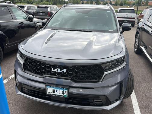 Everlasting Silver 2023 Kia Sorento SX