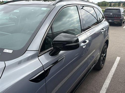 Everlasting Silver 2023 Kia Sorento SX