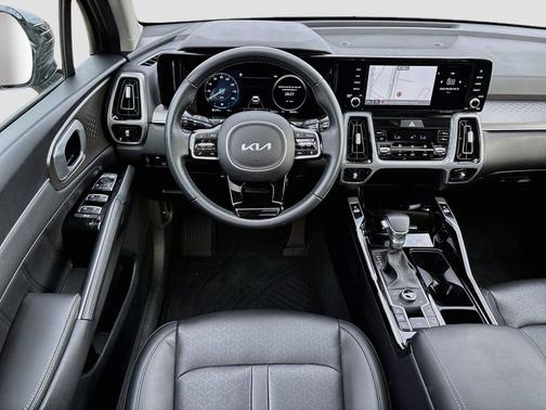 Everlasting Silver 2023 Kia Sorento SX