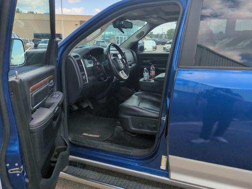 Blue Streak Pearlcoat 2014 RAM 1500 Laramie