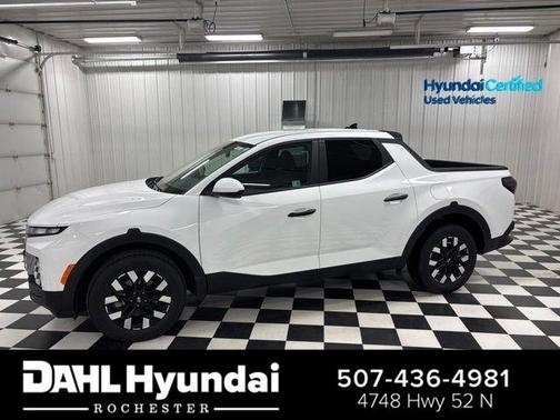 Atlas White 2025 Hyundai SANTA CRUZ SE
