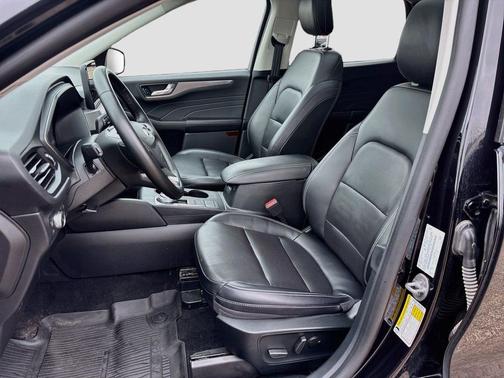 Agate Black Metallic 2022 Ford Escape Titanium