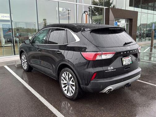 Agate Black Metallic 2022 Ford Escape Titanium