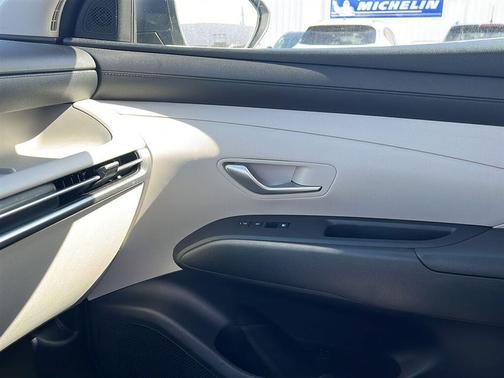 Shimmering Silver 2025 Hyundai TUCSON SEL
