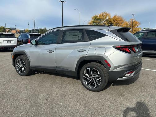 Shimmering Silver 2026 Hyundai TUCSON SEL Plus