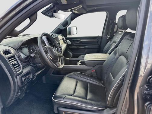Granite Crystal Metallic Clearcoat 2020 RAM 1500 Limited