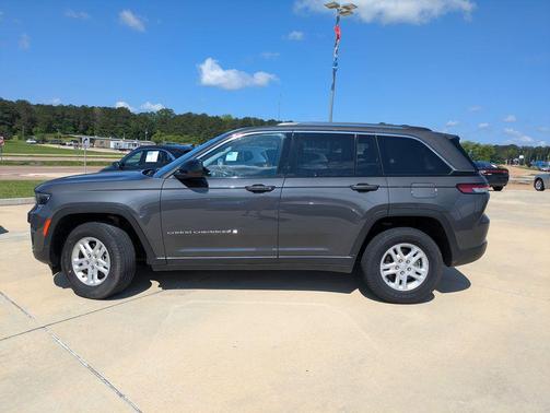 2023 Jeep Grand Cherokee Laredo