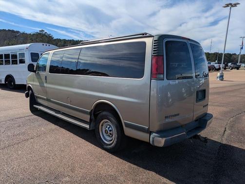2001 Chevrolet Express 3500 Base
