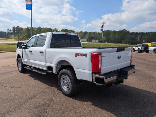 Oxford White 2026 Ford F-350 XL