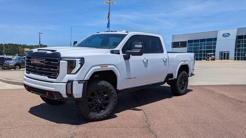 Summit White 2024 GMC Sierra 2500 AT4