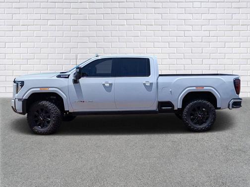 Summit White 2024 GMC Sierra 2500 AT4
