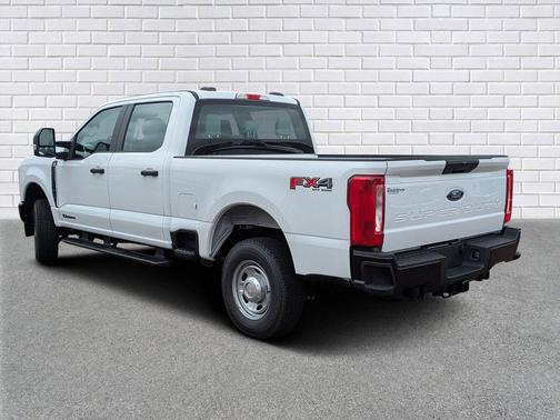 Oxford White 2026 Ford F-250 XL
