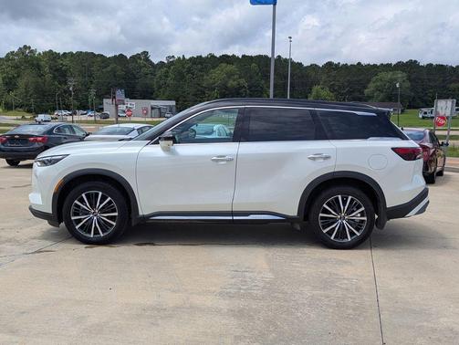 Majestic White/Black Obsidian 2023 INFINITI QX60 AUTOGRAPH