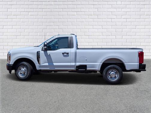 Oxford White 2026 Ford F-250 XL
